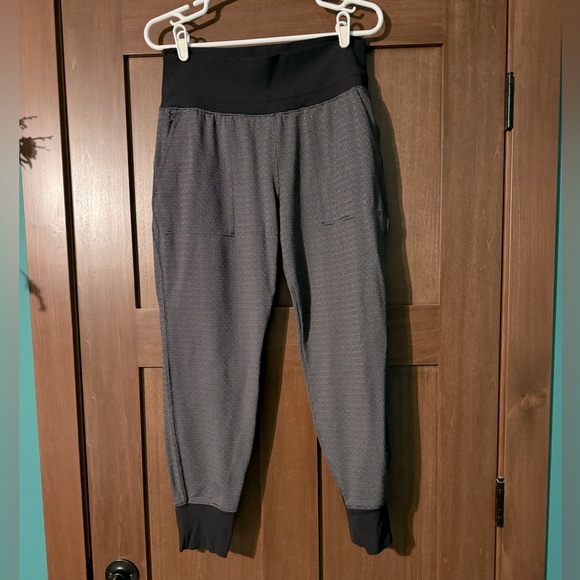 Athleta Pants - Athleta jogger, black and white, size medium